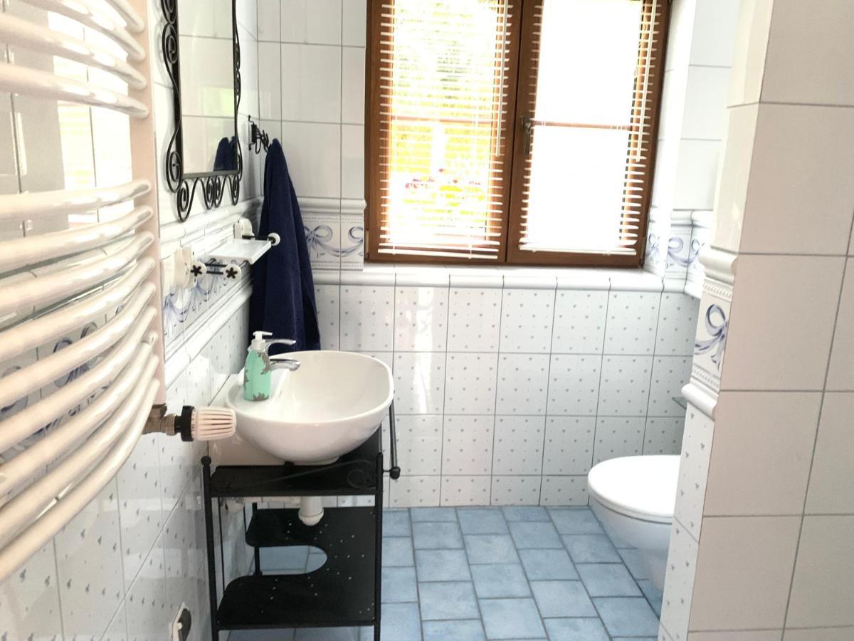 Dom Nad Jeziorem Tajty Giżycko Kültér fotó