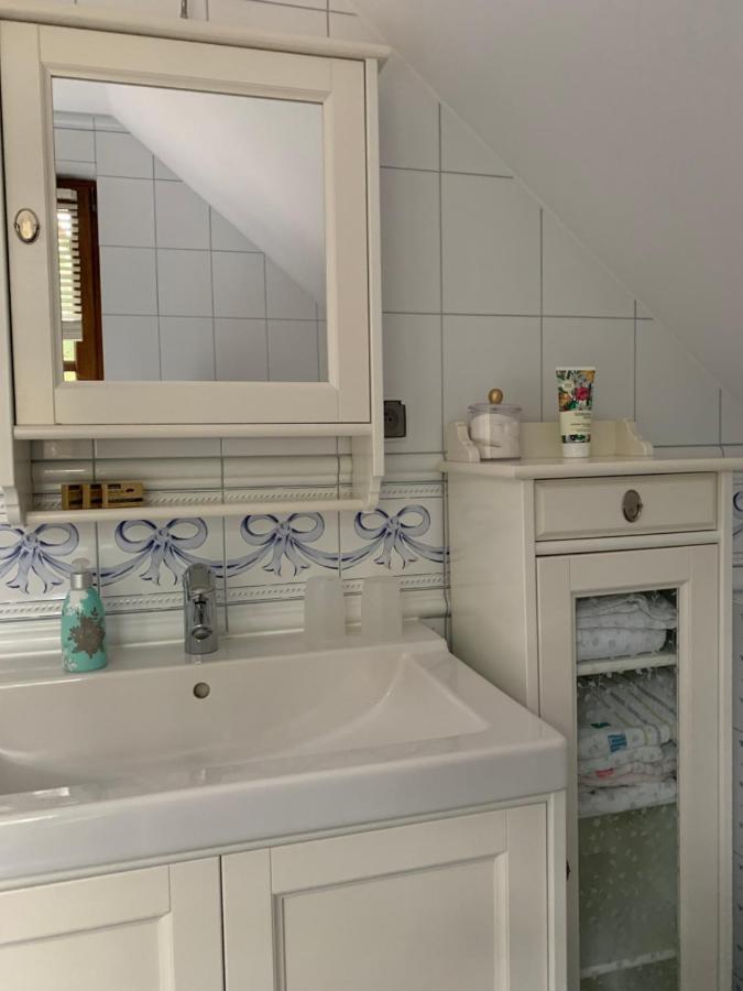Dom Nad Jeziorem Tajty Giżycko Kültér fotó