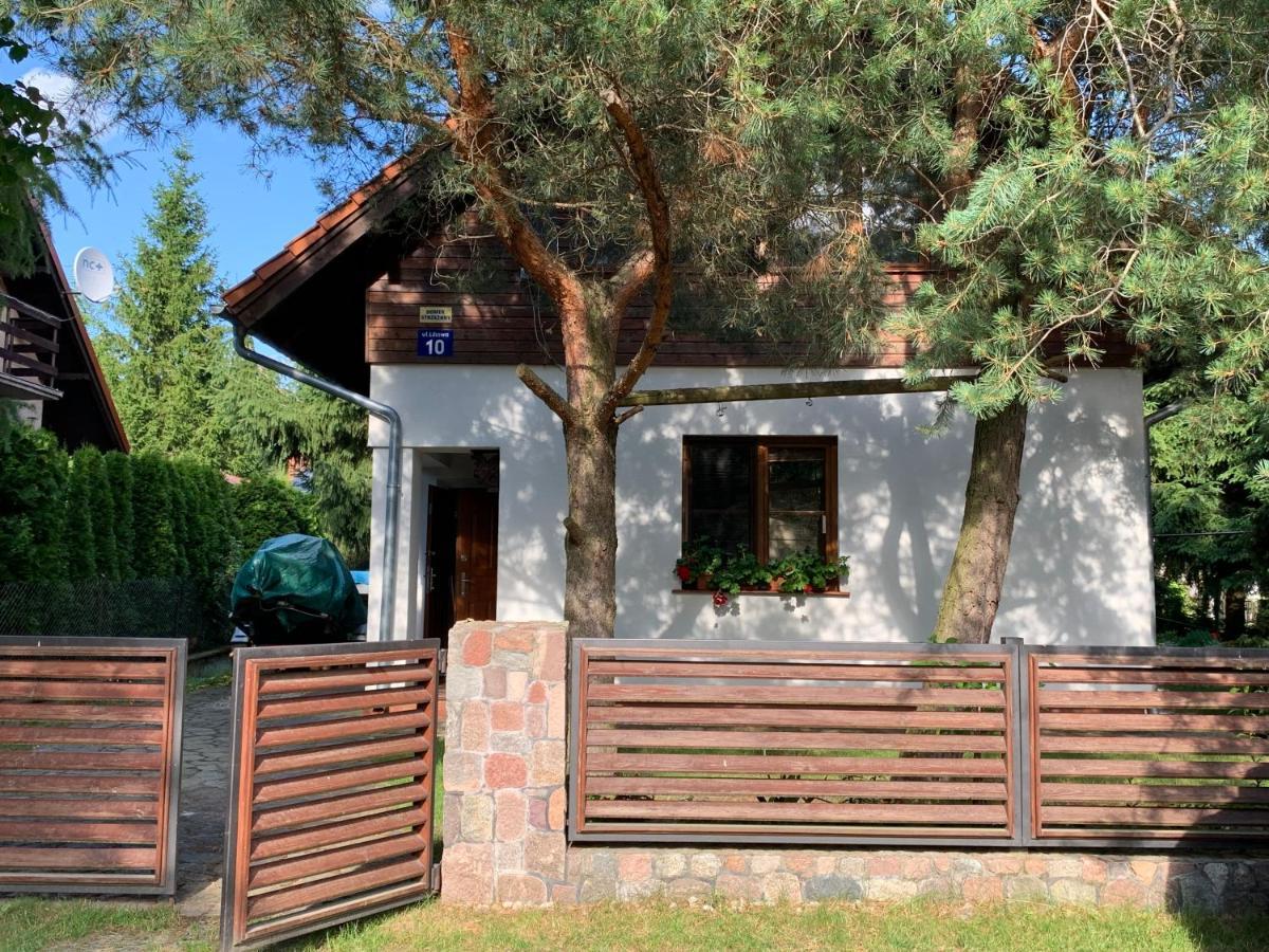 Dom Nad Jeziorem Tajty Giżycko Kültér fotó